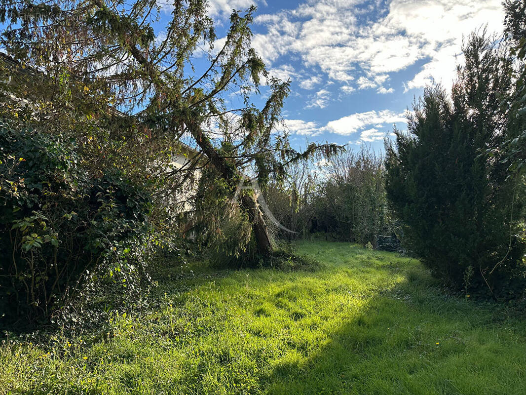 Terrain à ROCHEFORT
