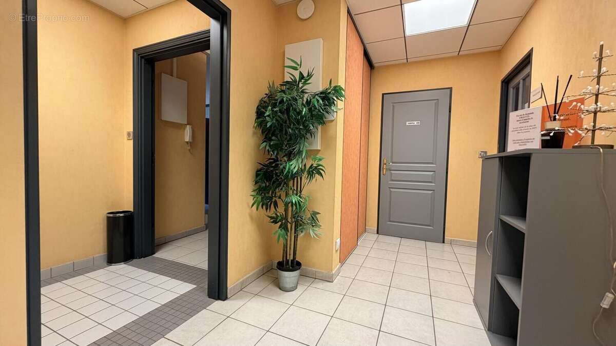 Photo 3 - Appartement à LA TOUR-DE-SALVAGNY