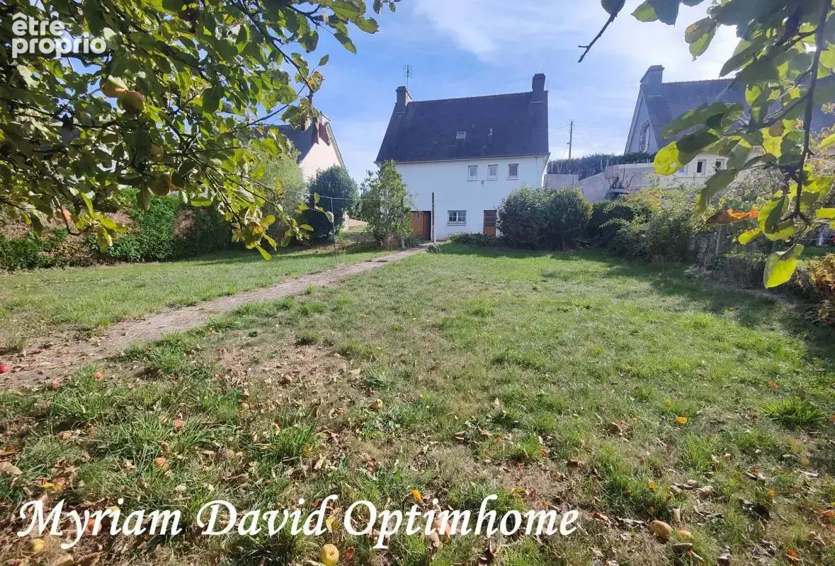 Maison familiale avec vie de plain-pied possible, proche du centre de Plouguernével - photo 4