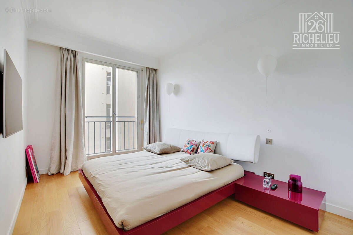 Appartement d'exception  de 210 m2  Avenue Foch vue Tour Eiffel - photo 7