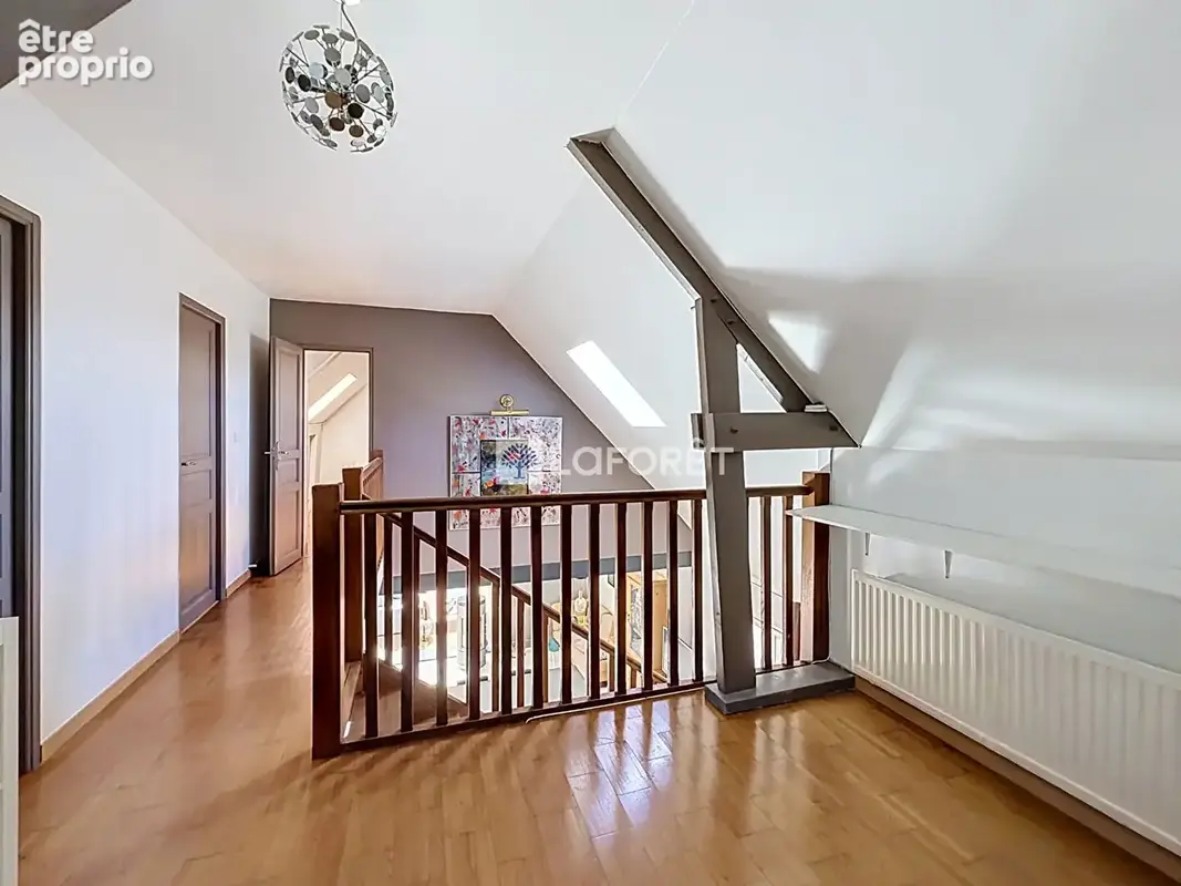 Maison familiale de 152 m² . terrain arboré de 1 677 m² . calme . - photo 9