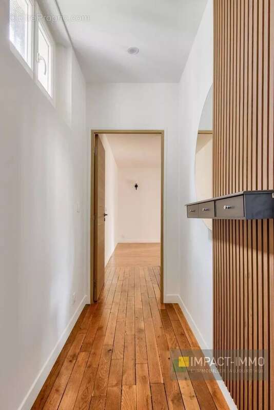 Appartement à COURBEVOIE