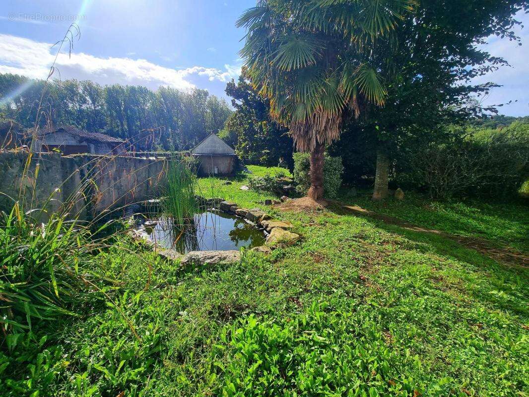 Maison à PONT-DE-BUIS-LES-QUIMERCH