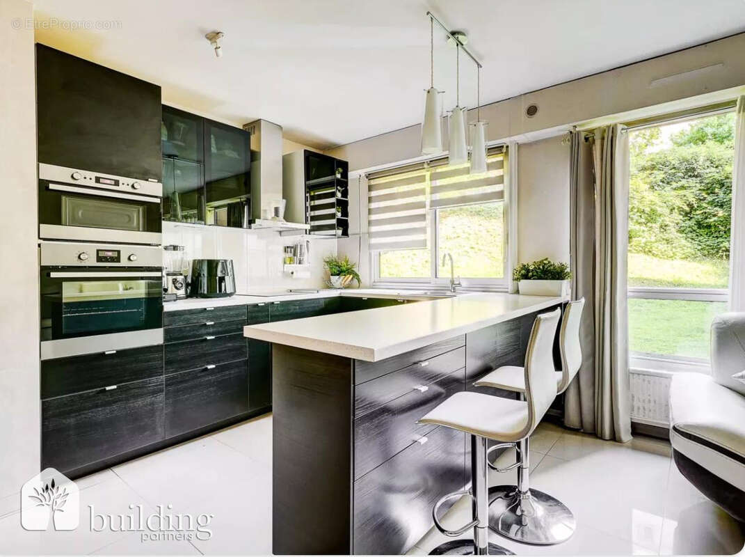 Appartement à COURBEVOIE