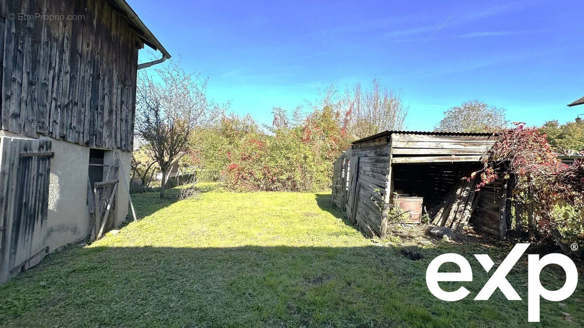 Terrain à PERRIGNIER