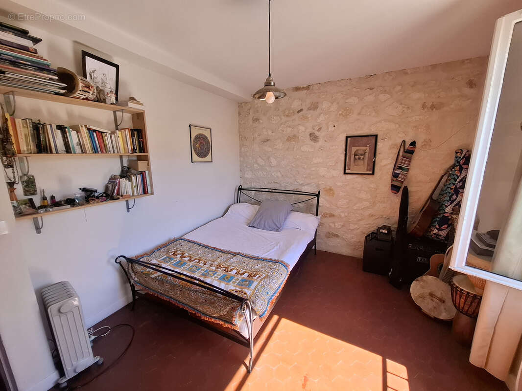 Maison de village avec cour et parking privé - photo 11