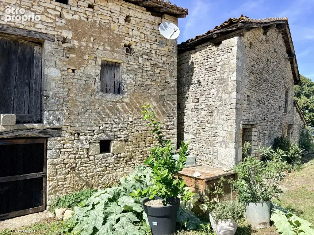 Maison de Village en Pierre Renovée avec 3 Chambres - photo 36