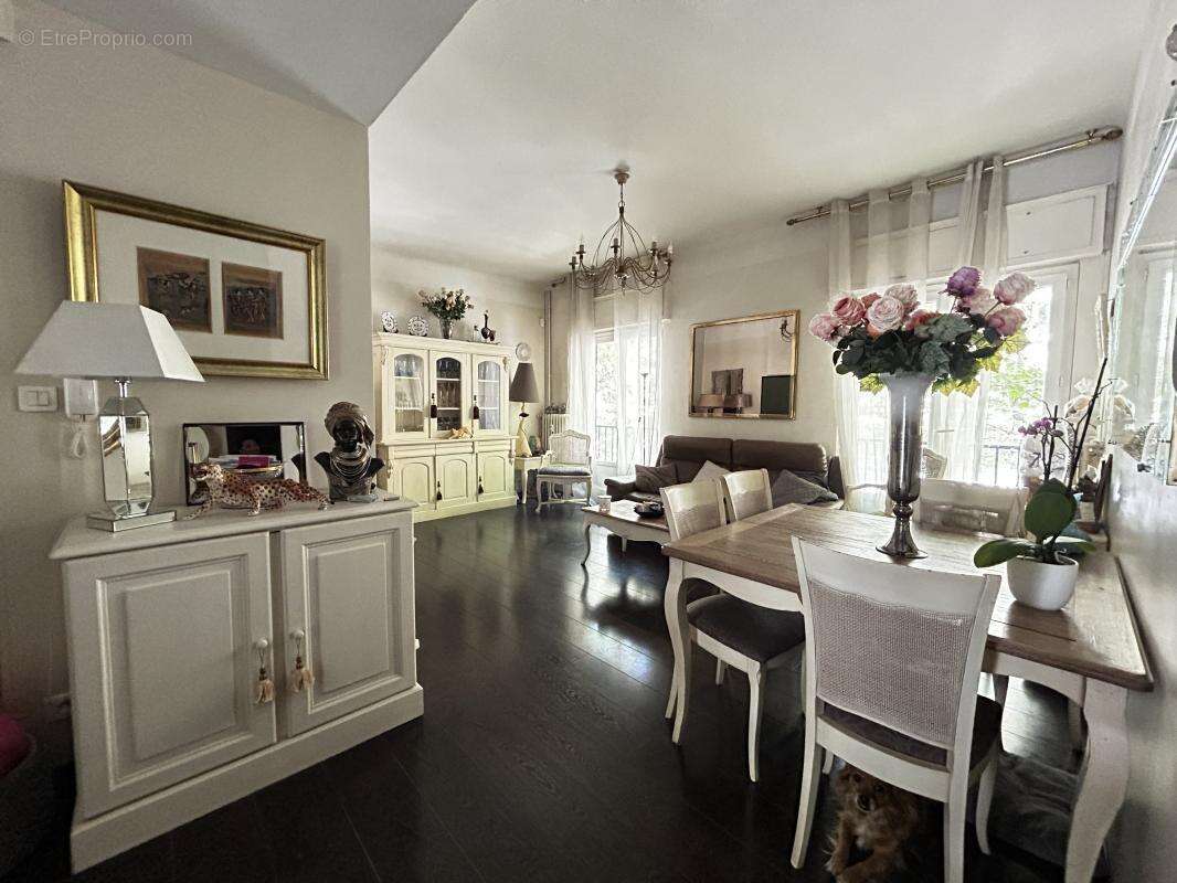 Appartement à MARSEILLE-2E