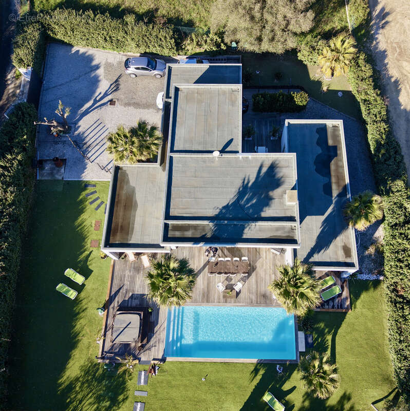 Maison à PLAN-DE-LA-TOUR