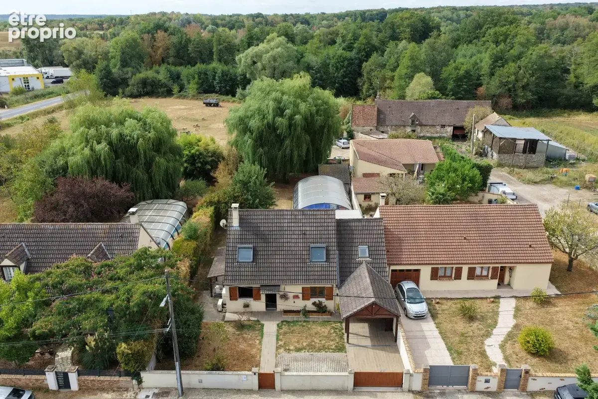 Maison 9 pieces - 5 chambes - bureau - piece de sport - terrain de 850m2 avec piscine. - photo 3