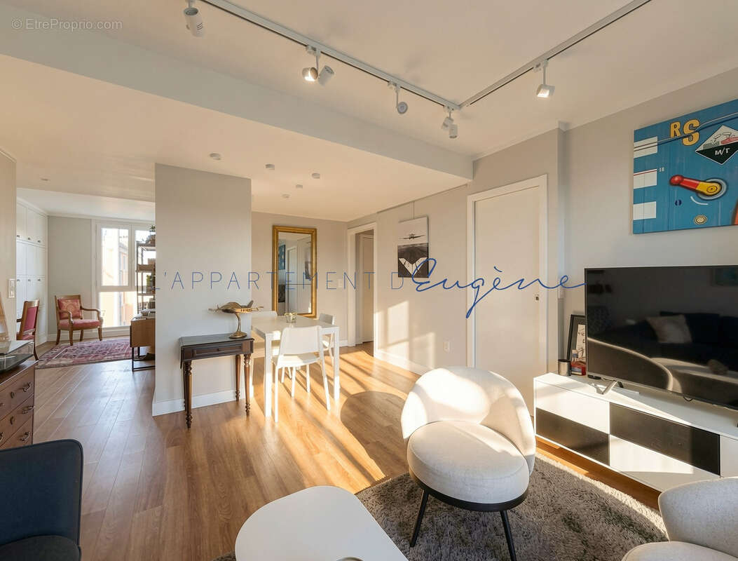 Appartement à PARIS-17E