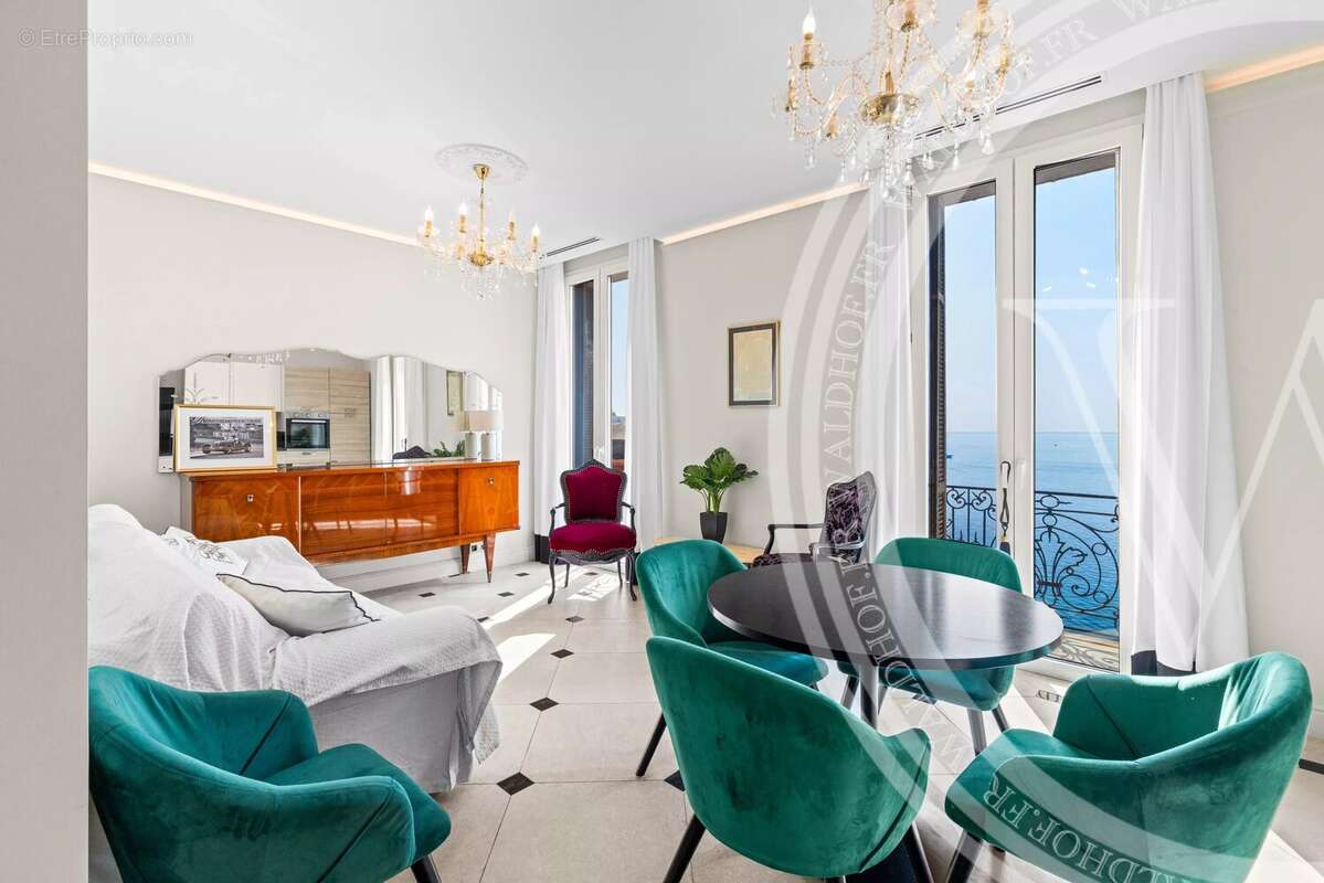 Roquebrune-Cap-Martin - Appartement rare au dernier étage avec vue sur la mer, à quelques minutes de Monaco - photo 5