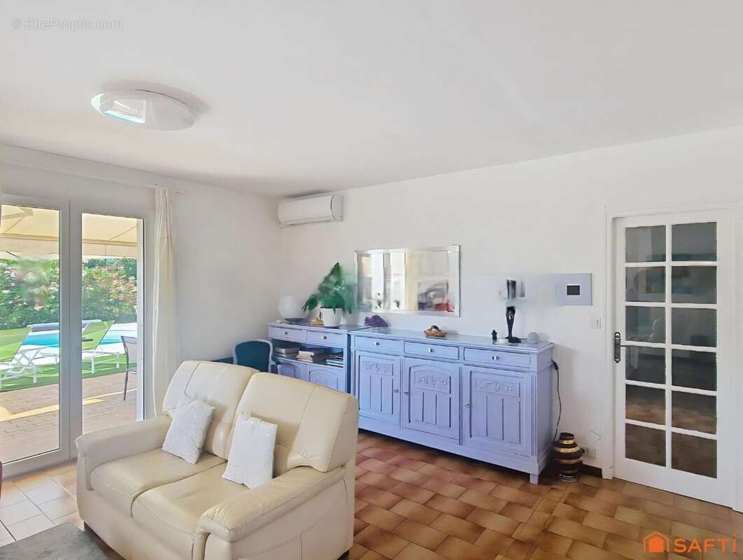 Photo 6 - Maison à ESTANCARBON