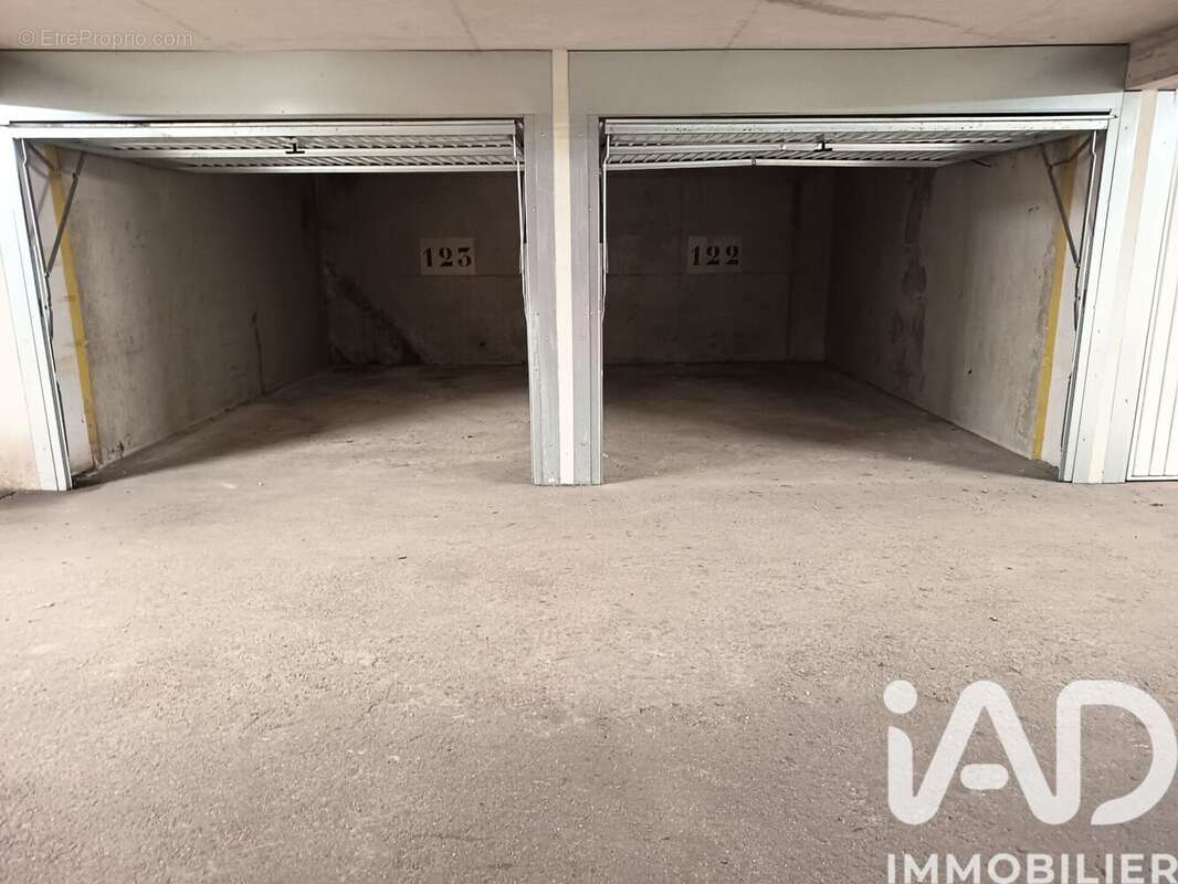 Parking 14 m² à Montreuil  - photo 4