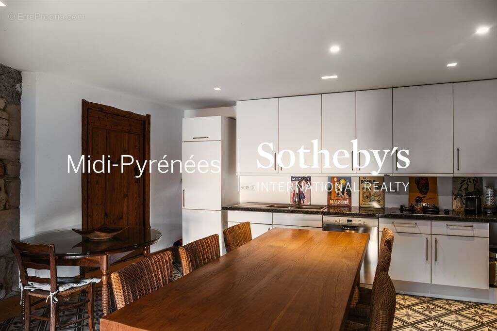 Belle allure pour cette propriété avec deux habitations - photo 20