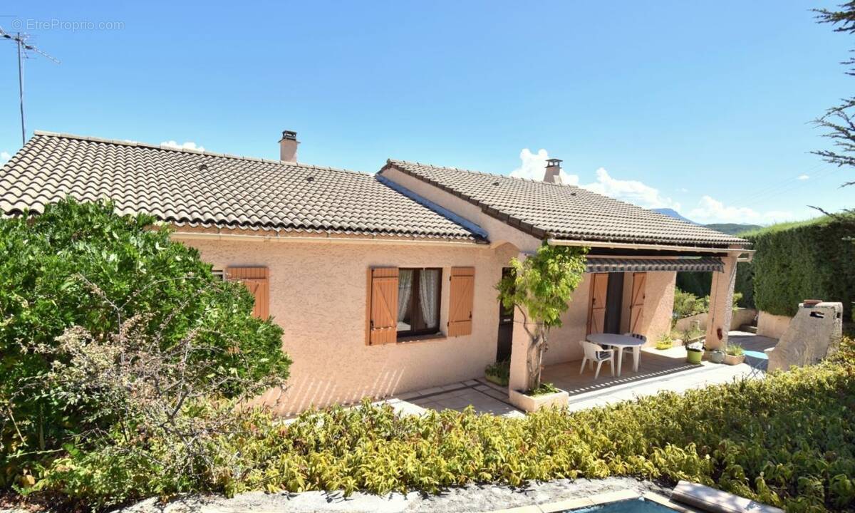 Maison à AIGLUN
