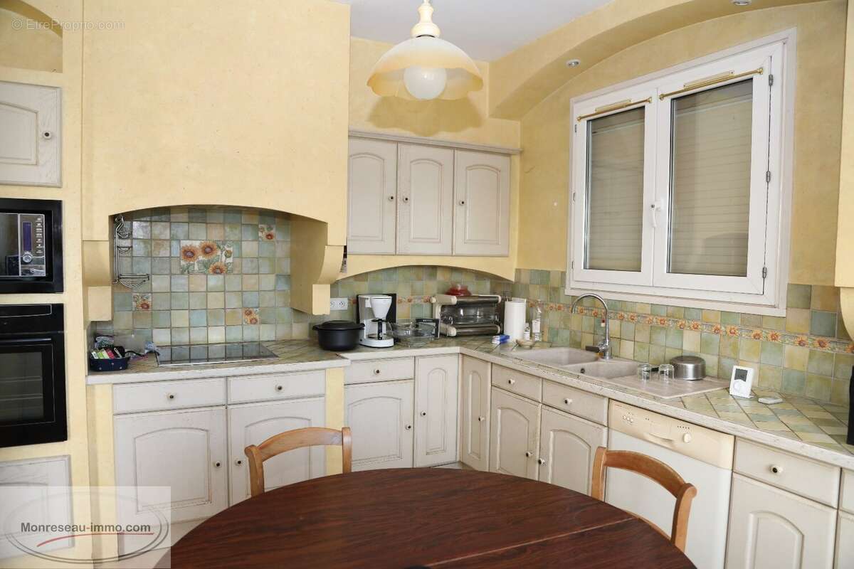 Maison à CHARNAY-LES-MACON