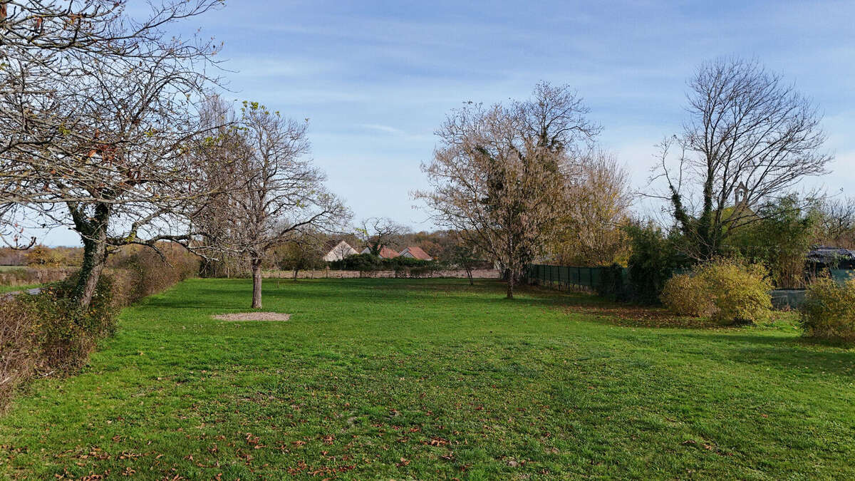 Maison à LA CHAPELLE-AUX-CHASSES