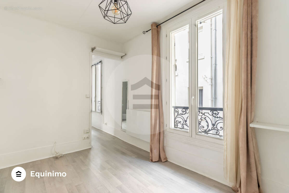 Appartement à PARIS-17E