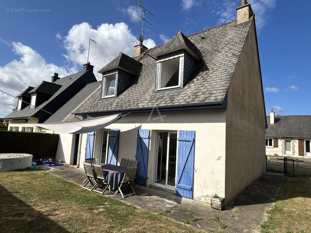 Maison à SAINT-GERMAIN-EN-COGLES