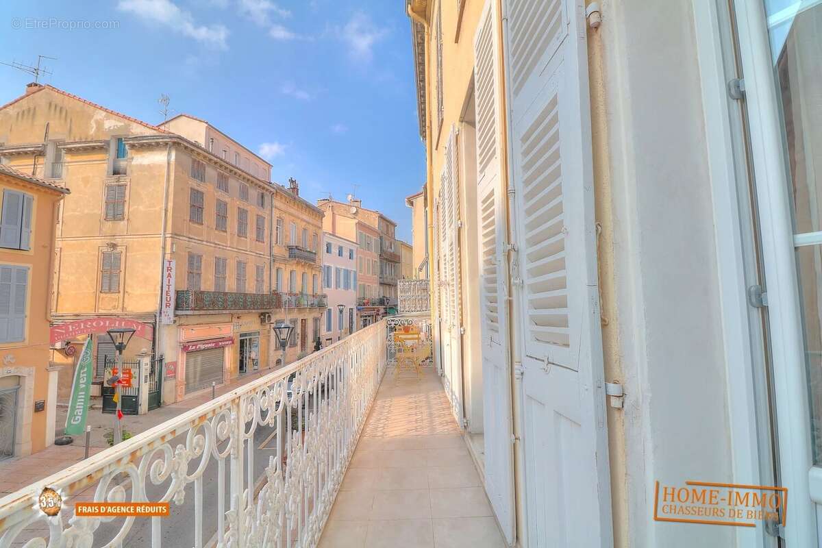 Appartement à VALLAURIS