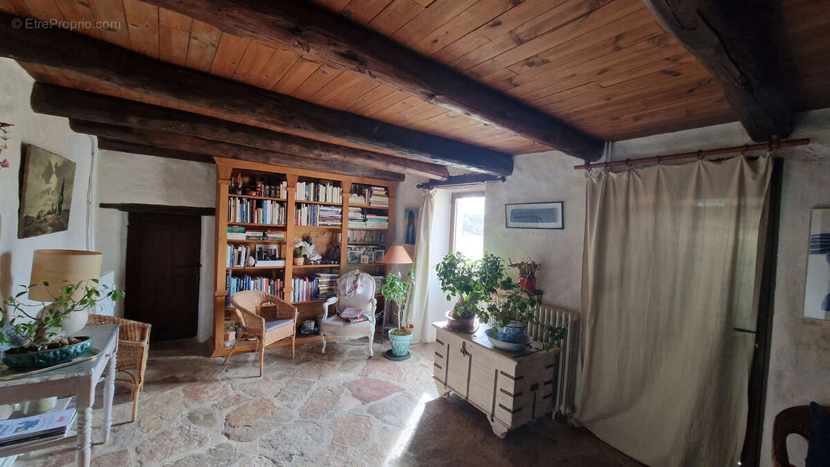 Maison à CAMPESTRE-ET-LUC