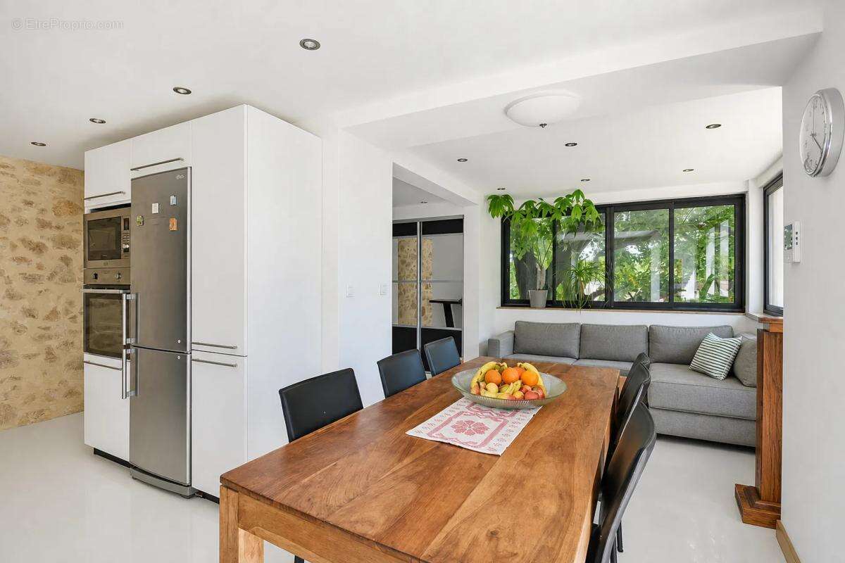 Maison de 7 pièces de 171 m² à Bagnols-sur-Cèze - photo 3