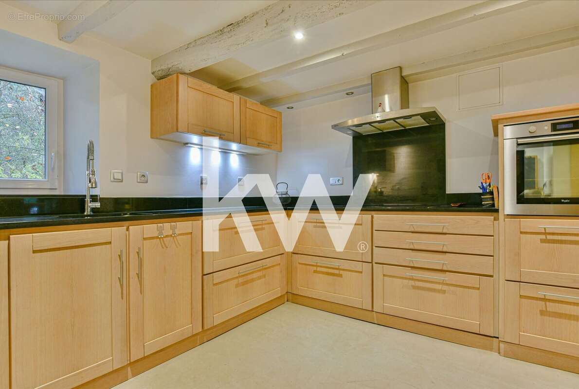 Maison à COMPREIGNAC