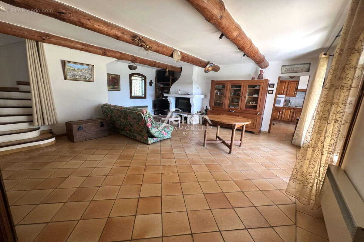 Maison à TRANS-EN-PROVENCE