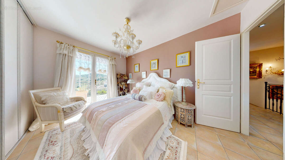 Maison à SAINT-RAPHAEL