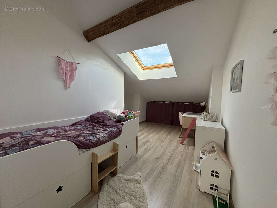 Maison à MONTLIOT-ET-COURCELLES