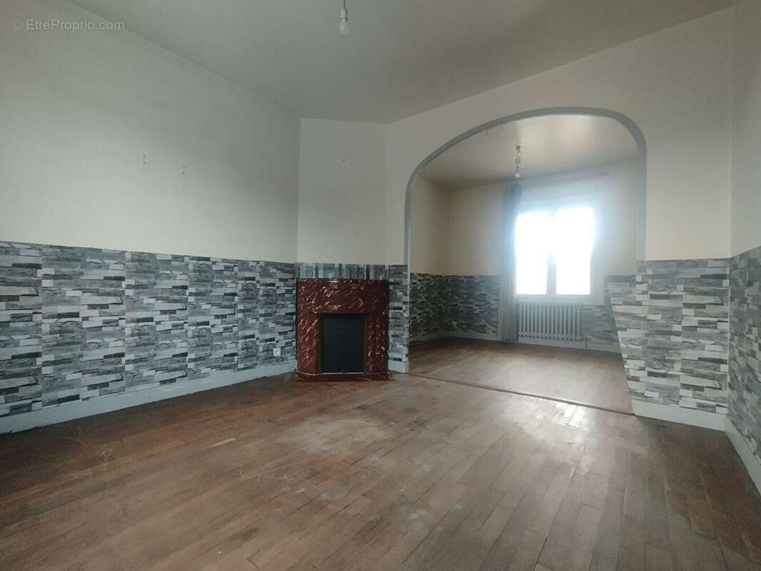 Maison à MARCILLY-SUR-VIENNE