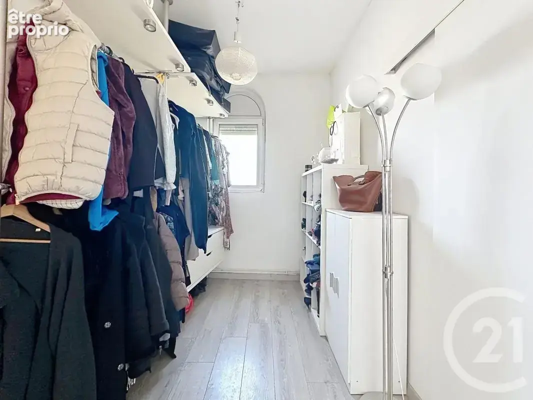 Maison 157 m² à Decines-Charpieu  - photo 14