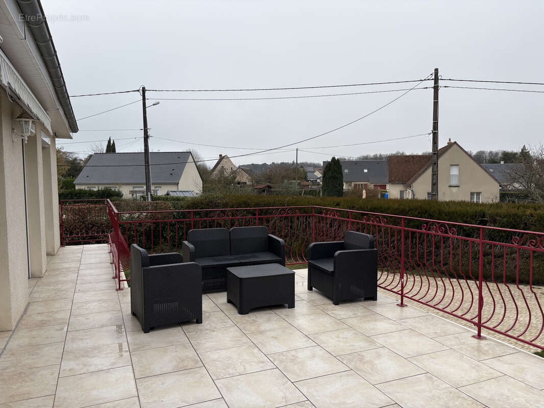 Maison à AZAY-SUR-CHER