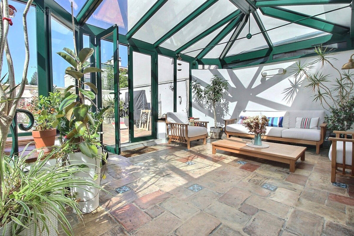 Maison à ISSY-LES-MOULINEAUX