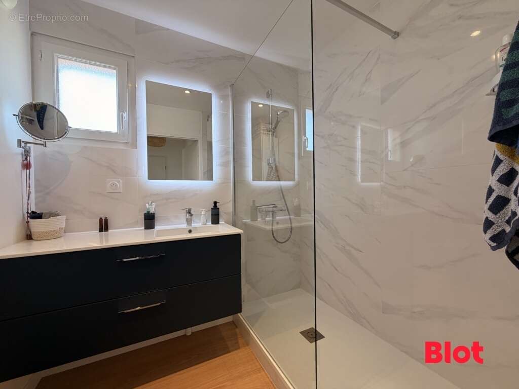 Appartement à VEZIN-LE-COQUET