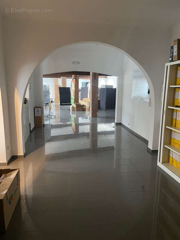 Commerce à VILLEMOLAQUE