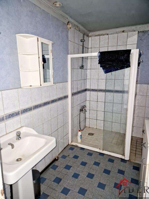 Maison à MONTIGNY-LES-CHERLIEU