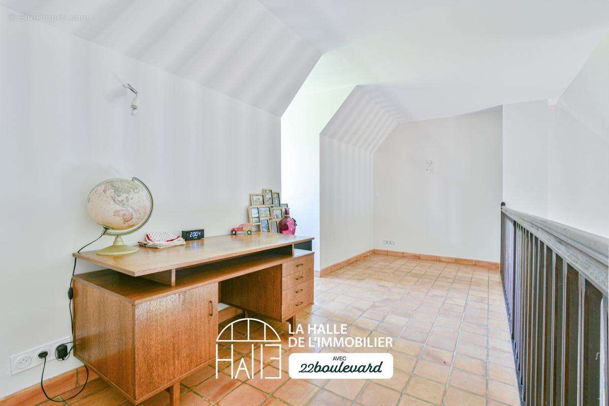 Maison 110 m² à Saint-Gence  - photo 7