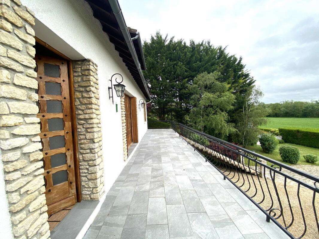 Maison à MOUSSEAUX-SUR-SEINE