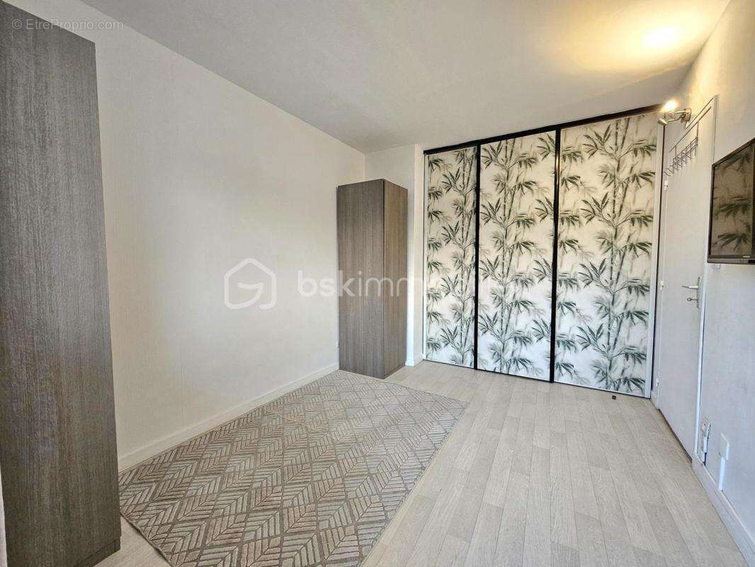 Appartement à DUGNY