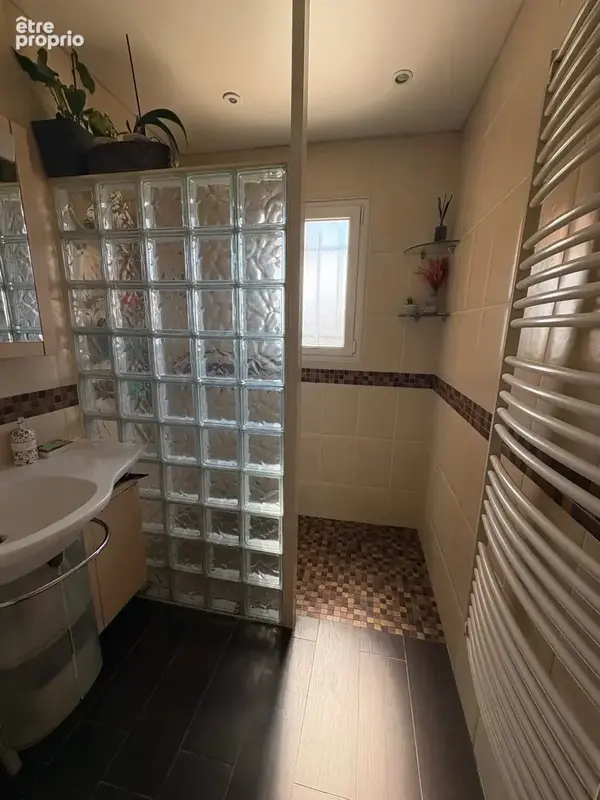 Maison 90 m² à Beaurepaire  - photo 8