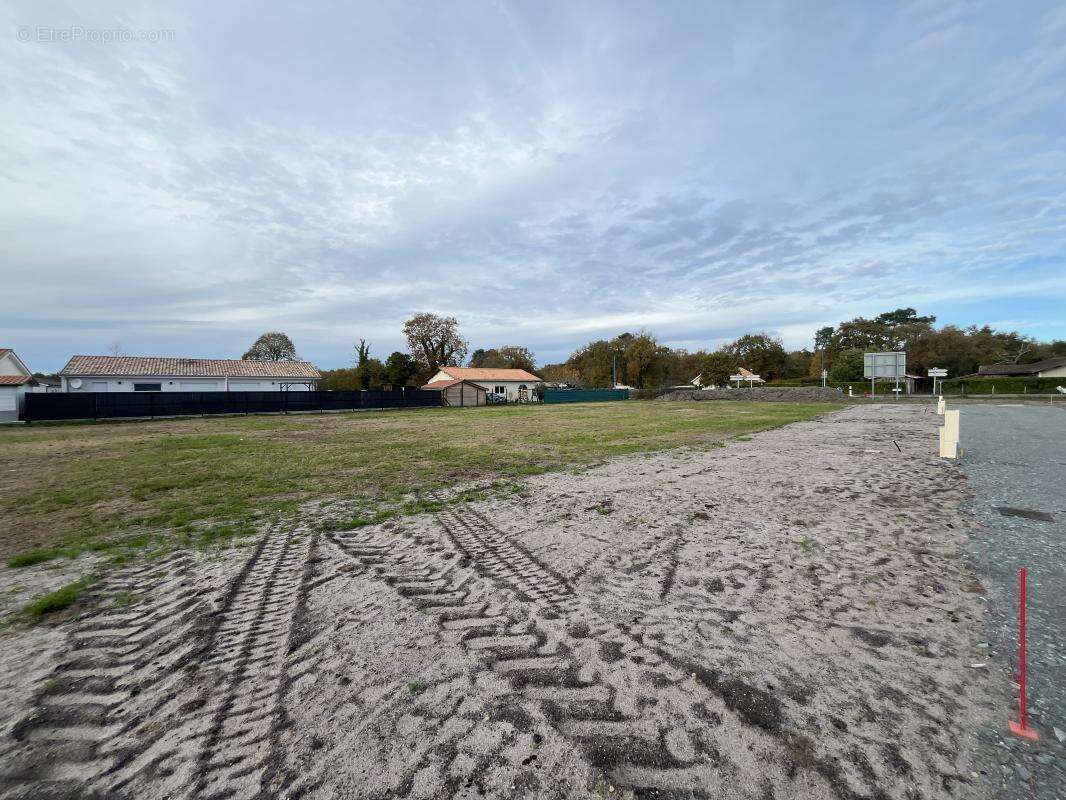 Terrain à SAINT-MAGNE
