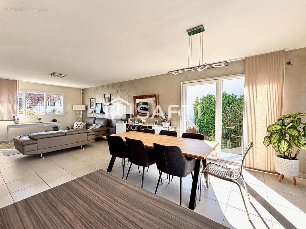 Photo 2 - Maison à COSNES-ET-ROMAIN