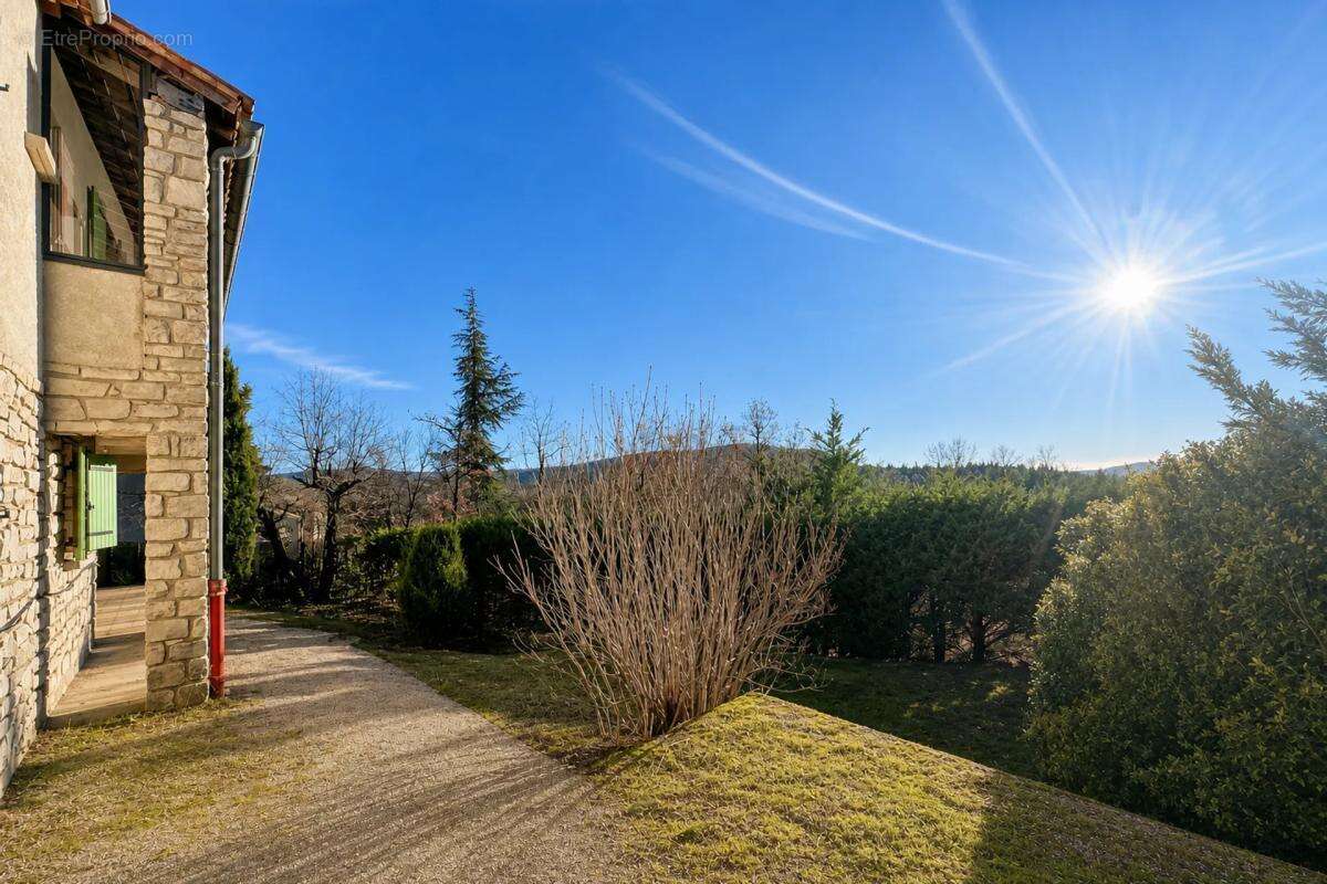 Spacieuse maison à Sault avec grand jardin - photo 17