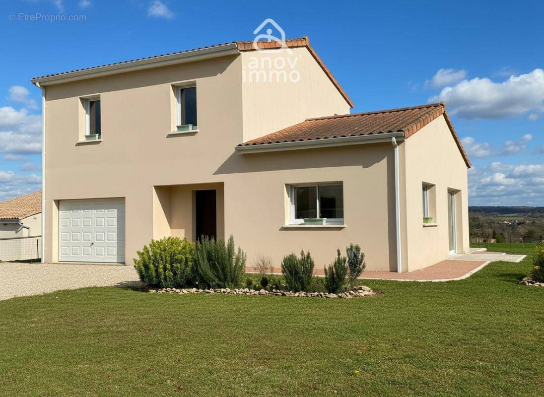 Maison à MAGNAC-SUR-TOUVRE