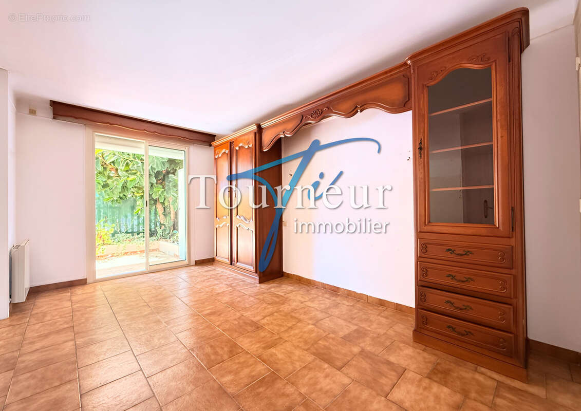 Appartement à SIX-FOURS-LES-PLAGES