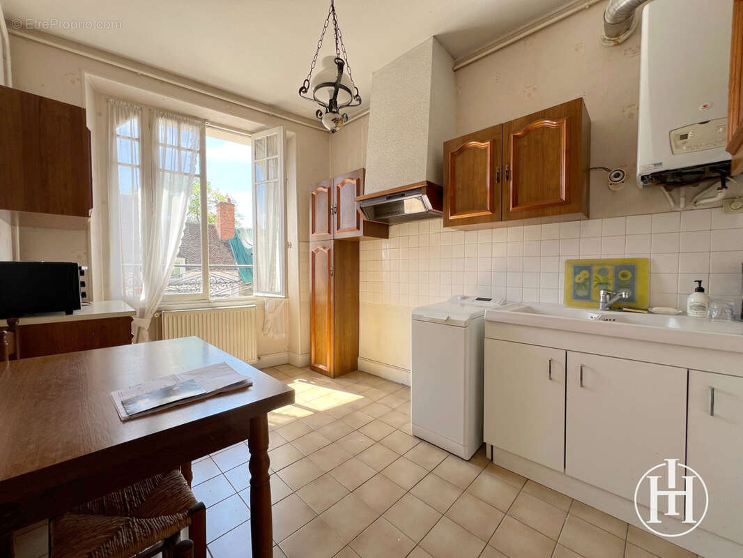 Maison à SAINT-AMAND-MONTROND