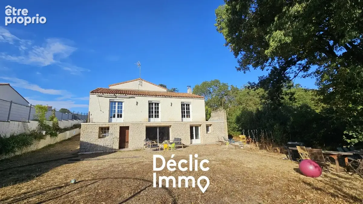 Belle maison familiale indépendante de 156 m² avec grand jardin à Chauray - photo 12