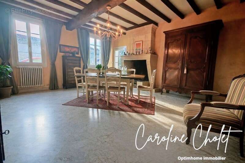 Maison à SAINT-EMILION